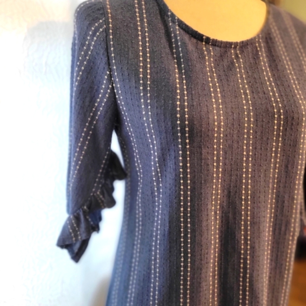 W5 blue blouse with flowy sleeves
